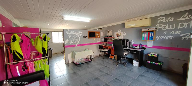 4 Bedroom Property for Sale in Kanoneiland Northern Cape